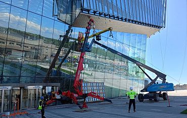 Монтаж стеклопакетов техникой Арлифт